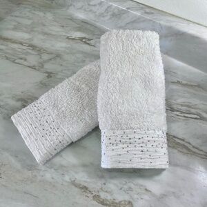 🪞 NEW SET of 2 jeweled trim cotton decorative hand matching towels home decor